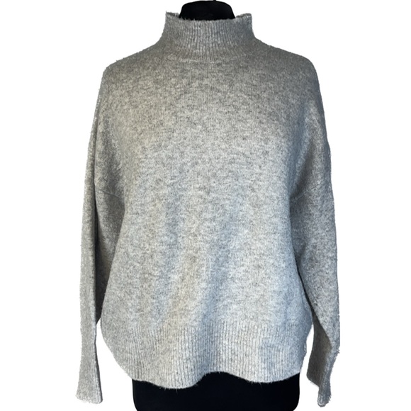 H&M Sweaters - Women size M H&M gray sweater